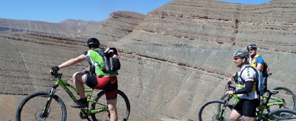 Excursion en Vélo dans les Montagnes de l'Atlas
